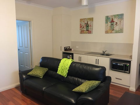 Hahndorf Oak Tree Cottages - Kalgoorlie Accommodation 4