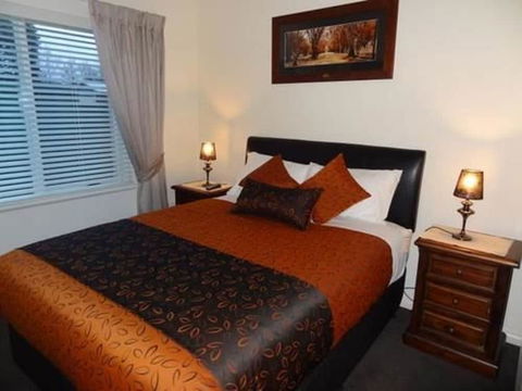 Hahndorf Oak Tree Cottages - Kalgoorlie Accommodation 2