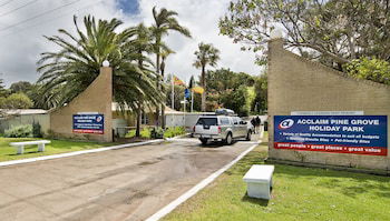 Acclaim Pine Grove Holiday Park - Kalgoorlie Accommodation 4