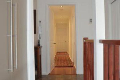 The Pommy Tree - Kalgoorlie Accommodation 3