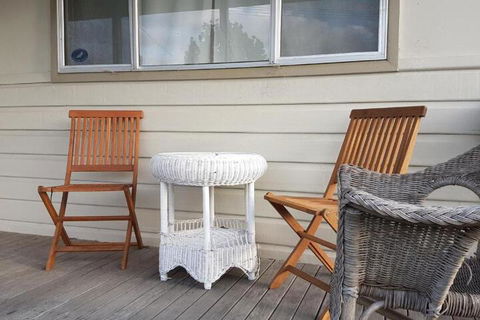 16 Gregson Silky Oaks - Kalgoorlie Accommodation 3