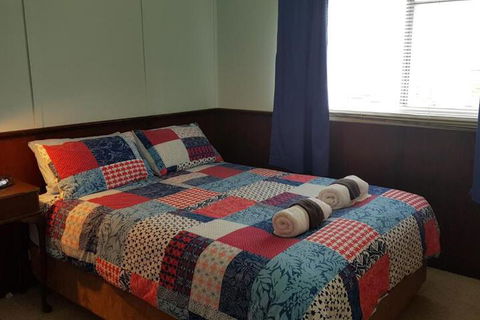 16 Gregson Silky Oaks - Kalgoorlie Accommodation 2