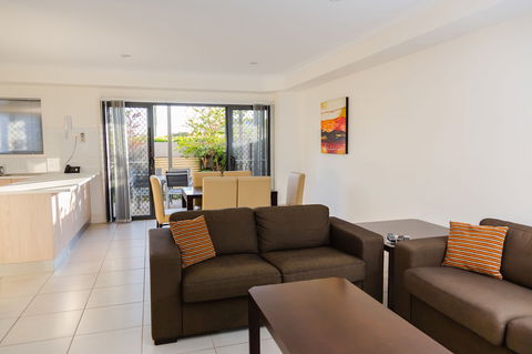 Gladstone Heights Executive Apartments - Kalgoorlie Accommodation 5