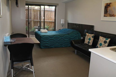 Strathfield Executive Accommodation - Kalgoorlie Accommodation 2