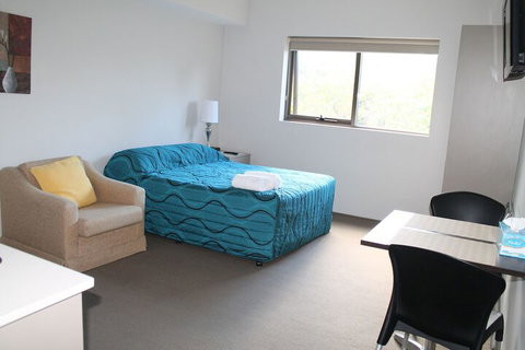 Strathfield Executive Accommodation - Kalgoorlie Accommodation 7