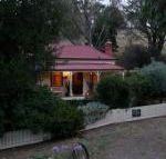 Sinnamons Cottage - Kalgoorlie Accommodation