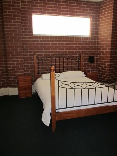 Holiday On Mostyn - Kalgoorlie Accommodation 2
