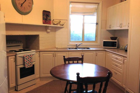 Trefolly Olive Cottage - Kalgoorlie Accommodation 5