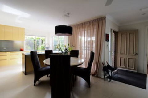 Akai Hana - Kalgoorlie Accommodation 0