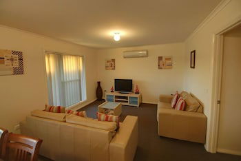 DBJ Holiday Units - Kalgoorlie Accommodation 4