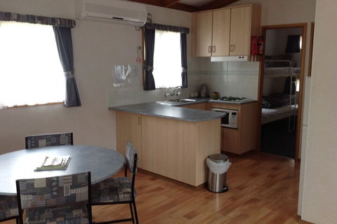 McLean Beach Holiday Park - Kalgoorlie Accommodation 0