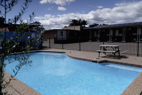 Country Motor Inn Singleton - Kalgoorlie Accommodation 1