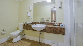 Golden Guitar Motor Inn - Kalgoorlie Accommodation 6