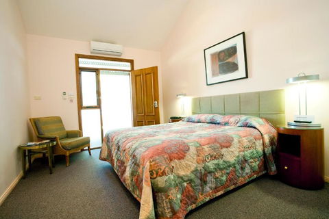 Gundaroo Colonial Inn - Kalgoorlie Accommodation 3