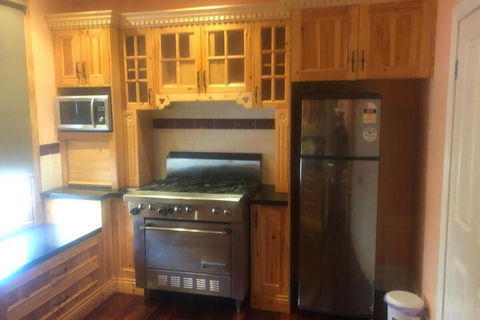 Villa Paradiso - Kalgoorlie Accommodation 4