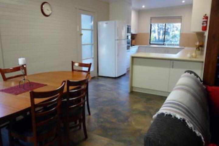 Sisters Beach TAS Kalgoorlie Accommodation
