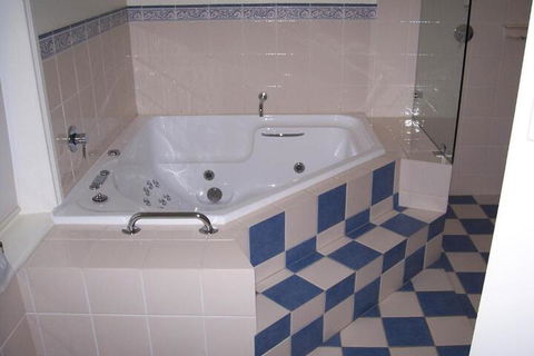 MacDonnell House Naracoorte - Kalgoorlie Accommodation 5