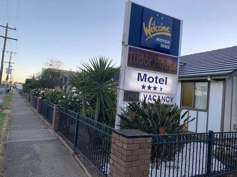 Tudor House Motel - Kalgoorlie Accommodation 1