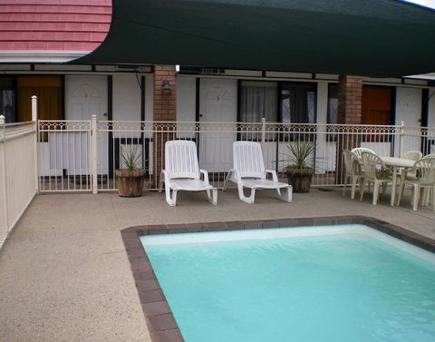 Tudor House Motel - Kalgoorlie Accommodation 4