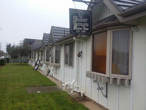 Tudor House Motel - Kalgoorlie Accommodation 0