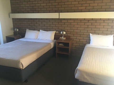 Tudor House Motel - Kalgoorlie Accommodation 5
