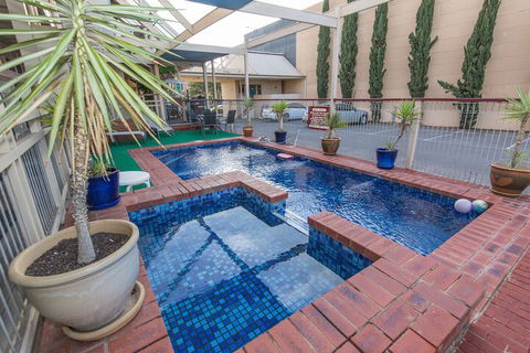 MAS Country Riverboat Lodge Motor Inn - Kalgoorlie Accommodation 3