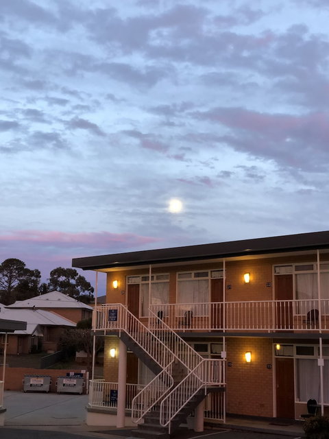 Queanbeyan Motel - Kalgoorlie Accommodation 0