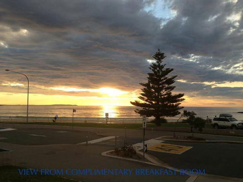 Beachhouse Mollymook - Kalgoorlie Accommodation 0