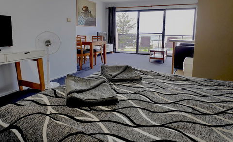 Beachhouse Mollymook - Kalgoorlie Accommodation 5
