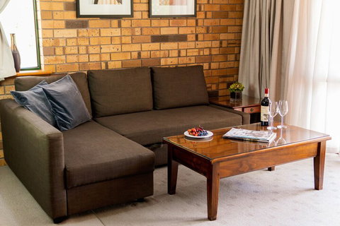 Blickinstal Barossa Valley Retreat - Kalgoorlie Accommodation 4