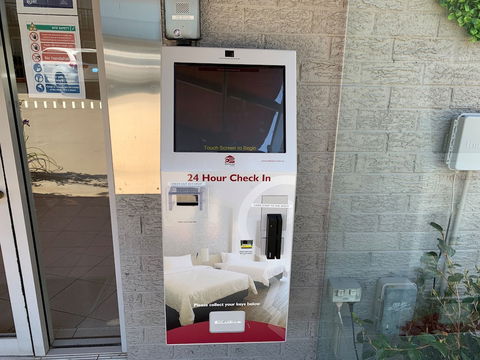 Crest Motor Inn - Kalgoorlie Accommodation 0