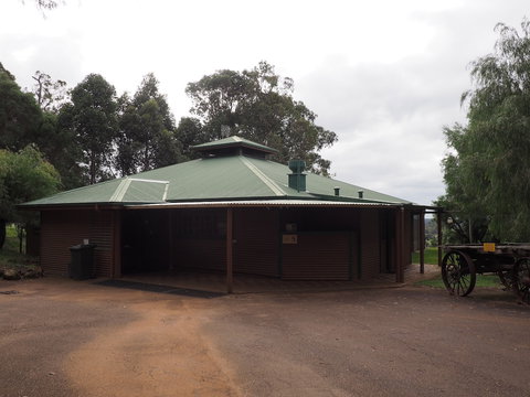 Augusta Sheoak Chalets - Kalgoorlie Accommodation 0
