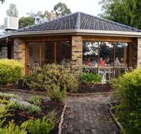 Magdala Motor Lodge  Lakeside Restaurant - Kalgoorlie Accommodation