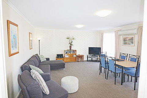 Capri Apartments - Kalgoorlie Accommodation 2