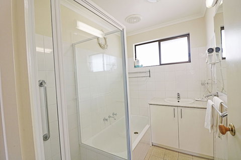 Capri Apartments - Kalgoorlie Accommodation 1