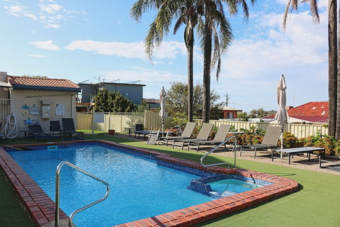 Capri Apartments - Kalgoorlie Accommodation 0