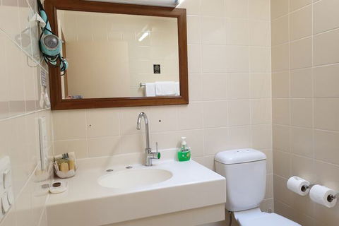 Leagues Motel - Kalgoorlie Accommodation 3