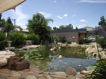 Golden Leaf Motor Inn - Kalgoorlie Accommodation 2