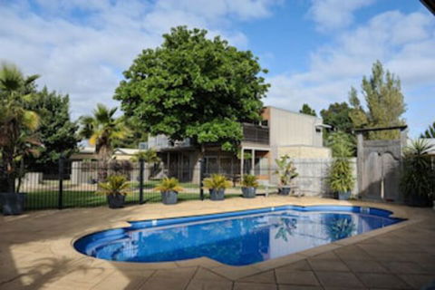 Barossa Valley Apartments - Kalgoorlie Accommodation 0