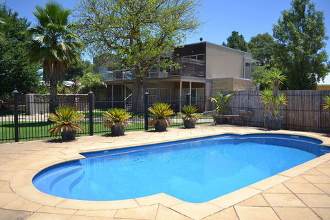 Barossa Valley Apartments - Kalgoorlie Accommodation 3