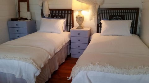 C & As Cottage - Kalgoorlie Accommodation 4
