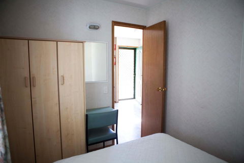 Strayleaves Caravan Park - Kalgoorlie Accommodation 5