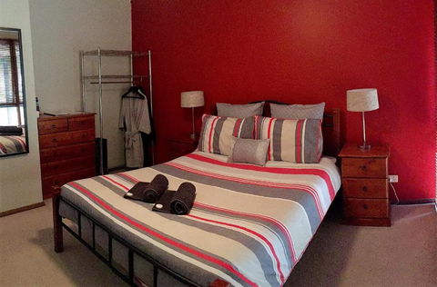 Friends At McLaren Vale - Kalgoorlie Accommodation 4