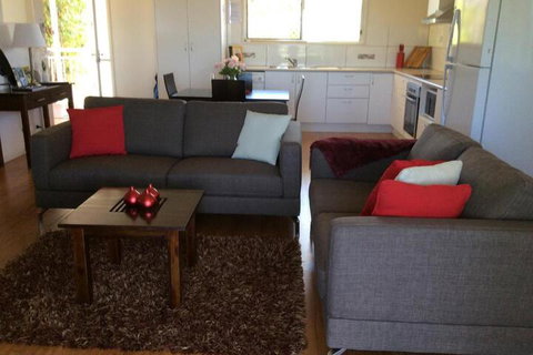 Tinaroo Sunset Retreat - Kalgoorlie Accommodation 5