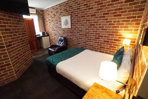 Exies Bagtown - Kalgoorlie Accommodation 5