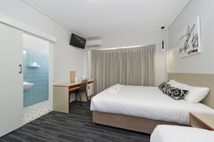 Wavell Heights North QLD Kalgoorlie Accommodation