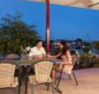 La Marina Waterfront Villa - Kalgoorlie Accommodation