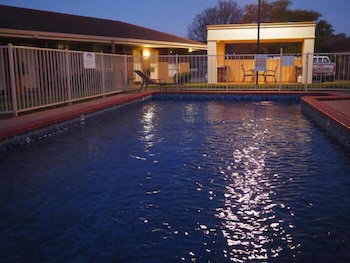 Jacaranda Motel & Holiday Units - Kalgoorlie Accommodation 2