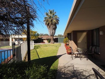 Jacaranda Motel & Holiday Units - Kalgoorlie Accommodation 4