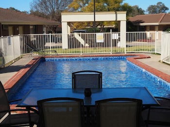 Jacaranda Motel & Holiday Units - Kalgoorlie Accommodation 3